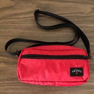 Noah NYC side bag red adjustable strap ✌️